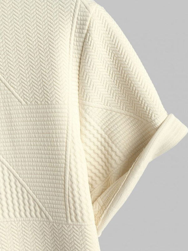 Geometric jacquard round neck short sleeved T-shirt-Beige - Wearline